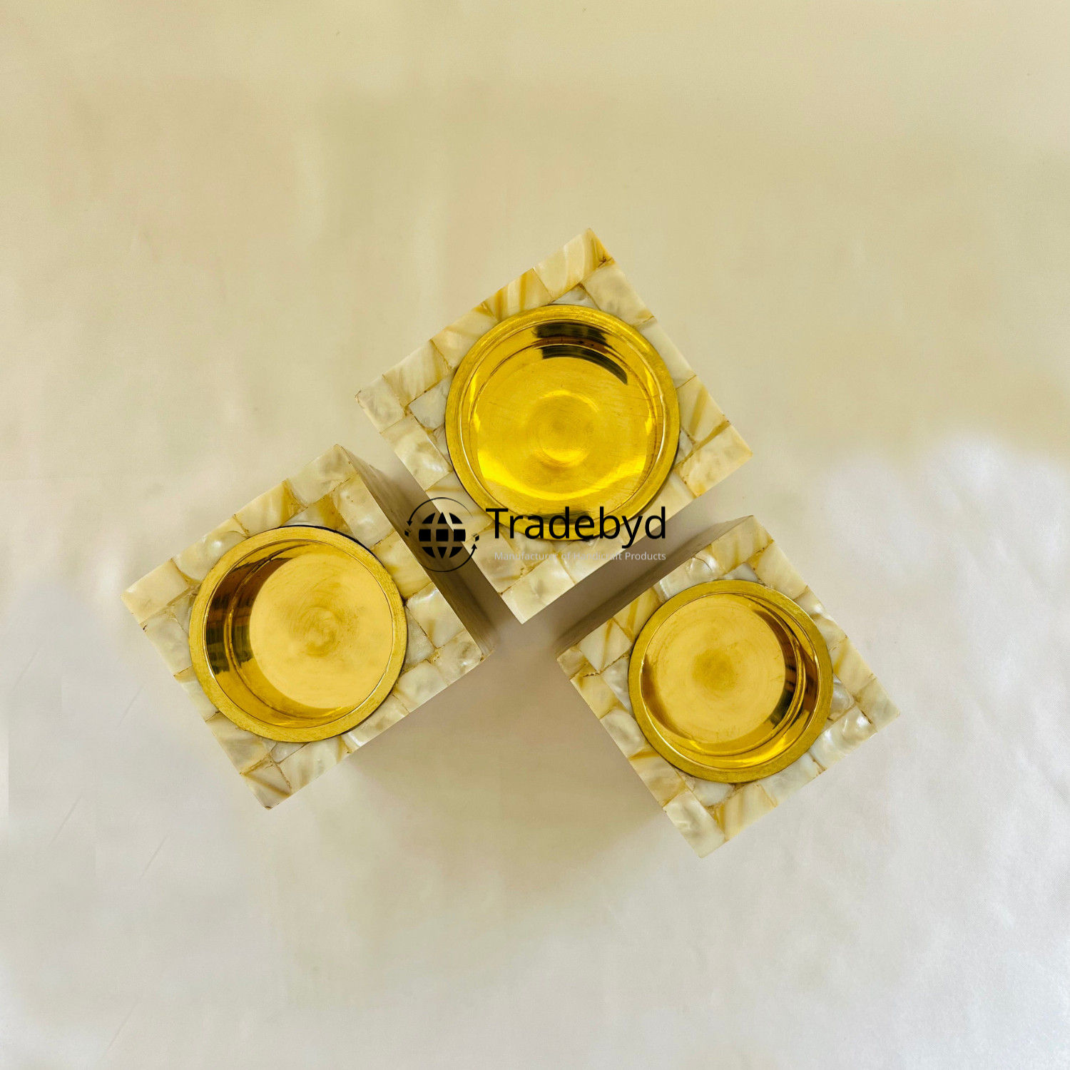 มีให้เลือกหลายสี