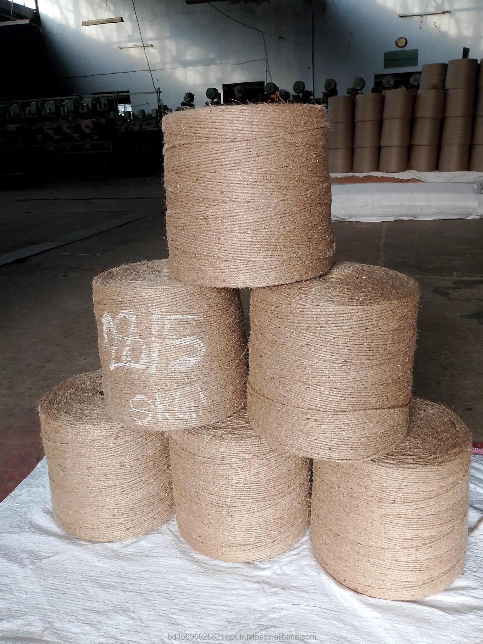 100% Natural jute color