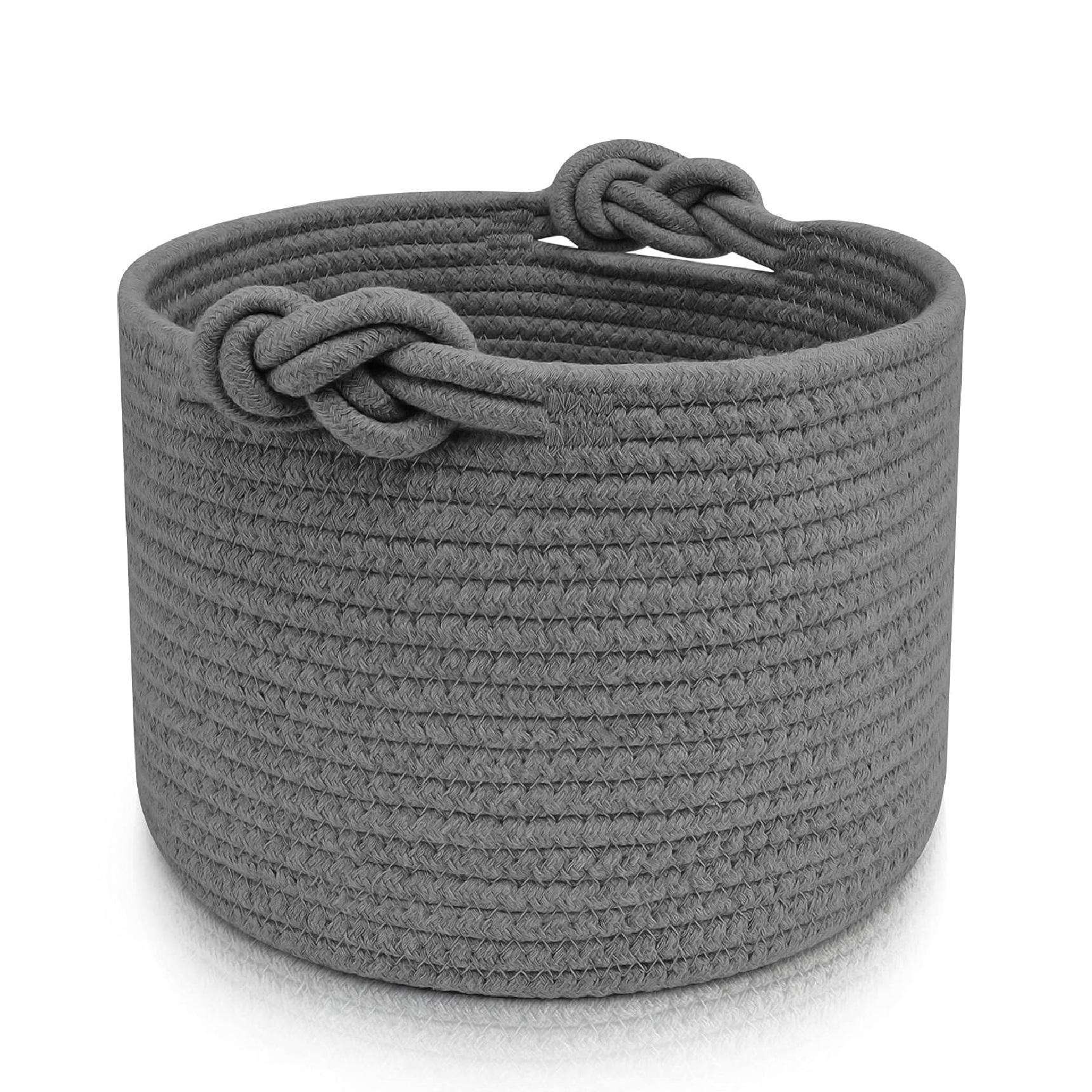 สีเทาเข้ม