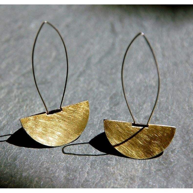 สีน้ำตาล