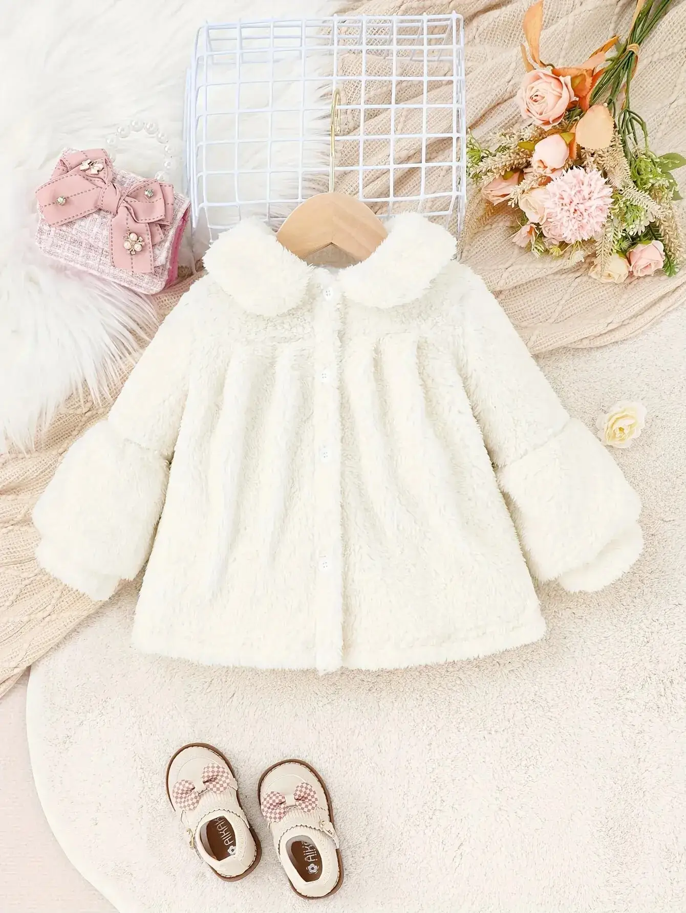 Bébé fille automne et hiver nouveau doux étranger mode extérieur mignon chaud coupe-vent confortable moelleux blanc manteau