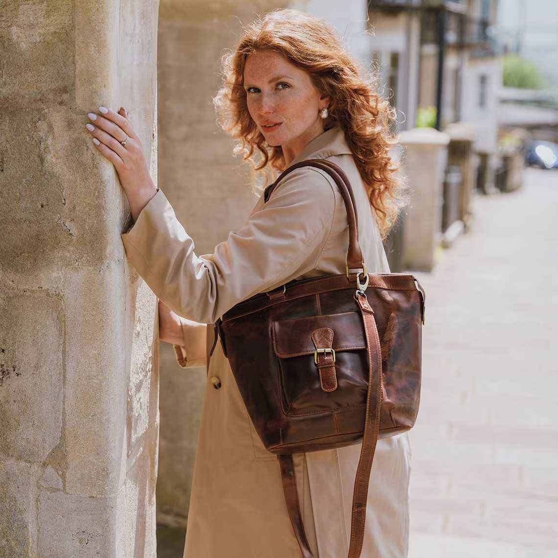 สีน้ำตาลเข้ม