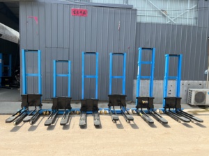 小型全地形车载叉车，用于高效物流和物料搬运 - Product Image 4
