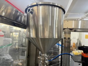 Automático 6 Cabeças Servo Motor 100-1000ml Máquina De Enchimento Líquida Do Servo Motor De Pistão Máquina De Enchimento De Suco De Laranja - Product Image 3