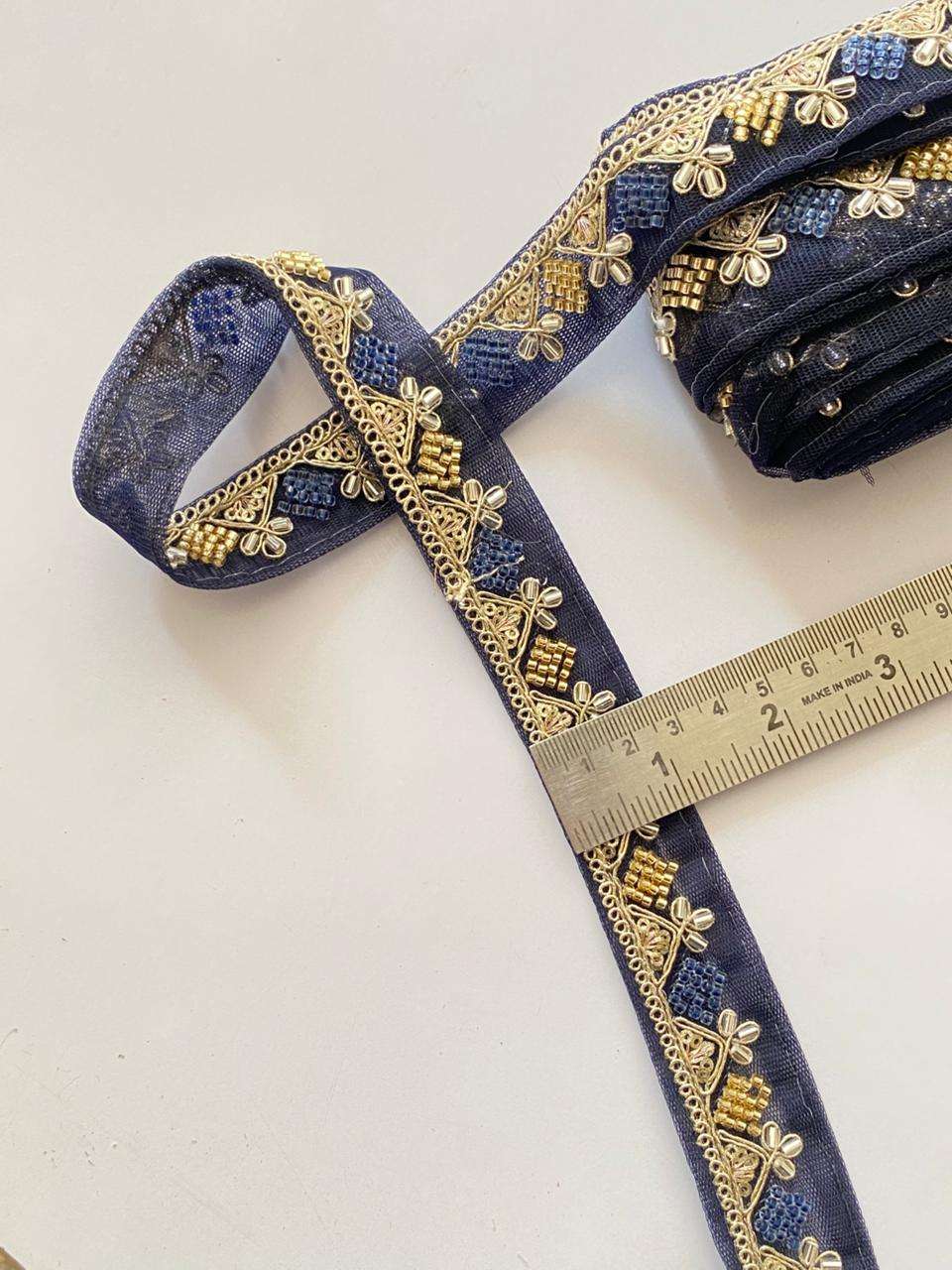 สีน้ำเงิน