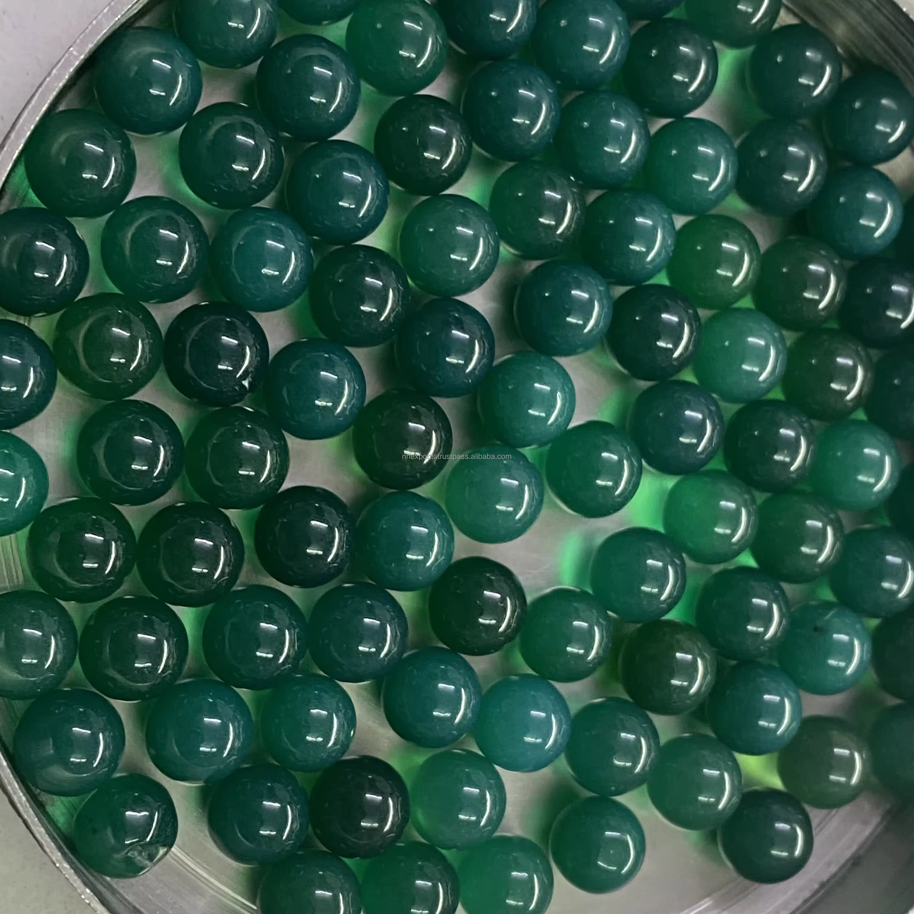 สีเขียว