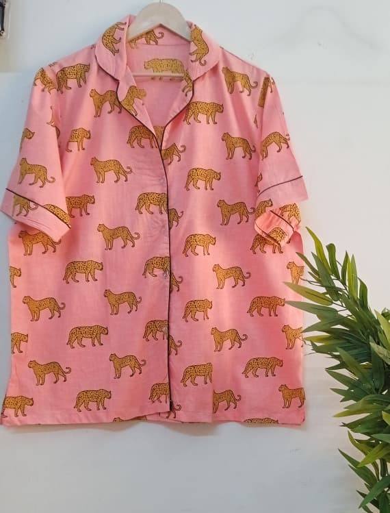 identique à l'image