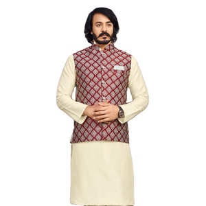 Saf Chanderi ipek Nehru ceket saf Chanderi Pathani Kurta ve Modal saten Dhoti ile eşleştirilmiş