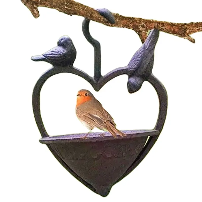 Кормушка для птиц в форме сердца