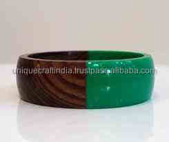 สีเขียว