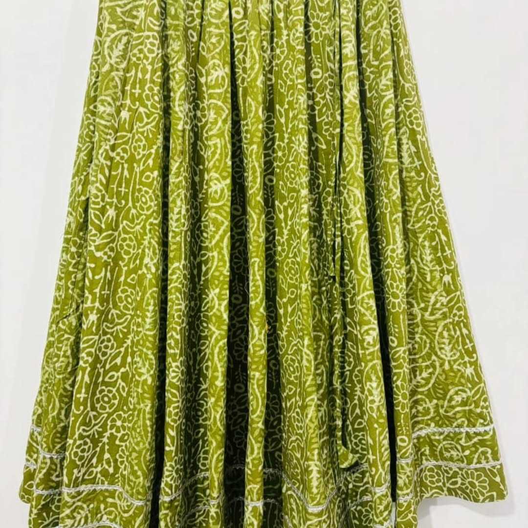 สีเขียว