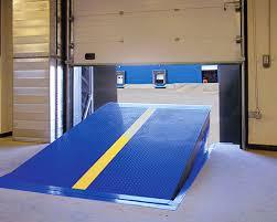 Fast Shipping 12 Tons Hydraulic Power <strong>Dock</strong> Leveler <strong>Automatic</strong> <strong>Loading</strong> <strong>Ramp</strong> for Truck Lifting Equipment in Warehouse in Vietnam. - Product Image 3