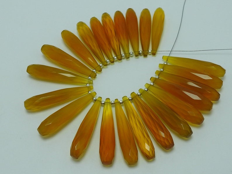 สีเหลือง