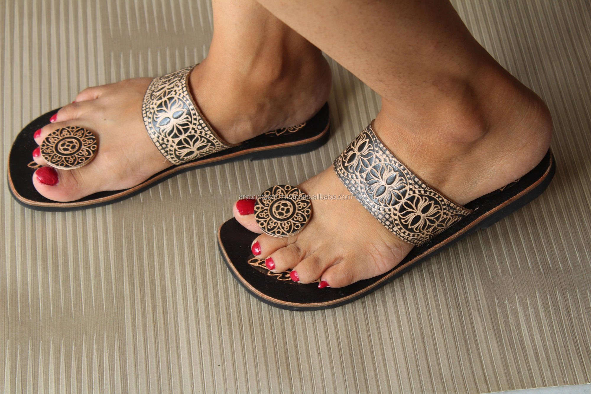 สีน้ำตาลเข้ม