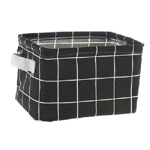 Caja cuadrada pequeña con rejilla negra.