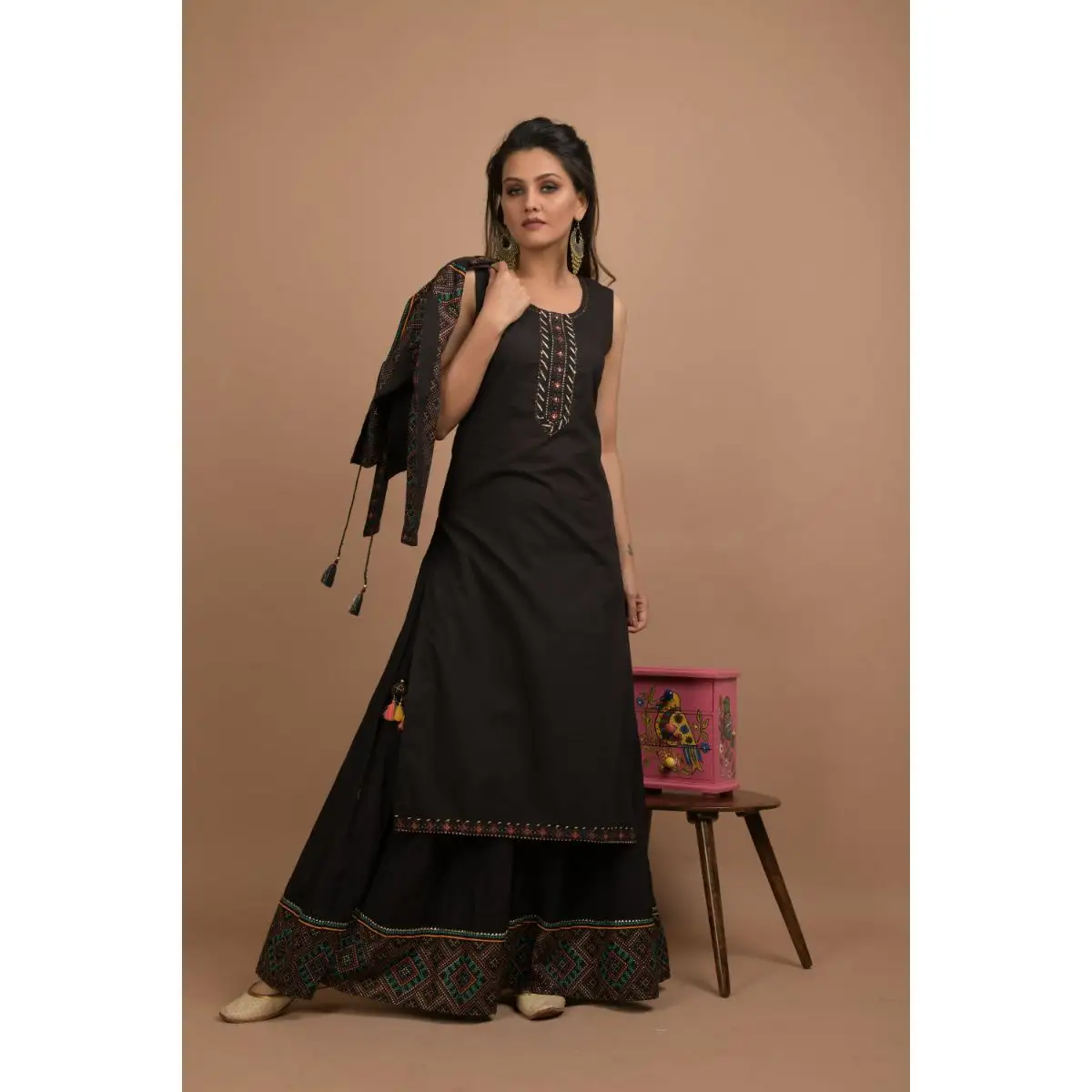 काले मुद्रित जातीय कुर्ती शरारा और जैकेट के साथ-कपास शीर्ष-कुर्ती कपास कुर्ती भारतीय पहनने जातीय पहनने भारतीय महिलाओं पोशाक एल