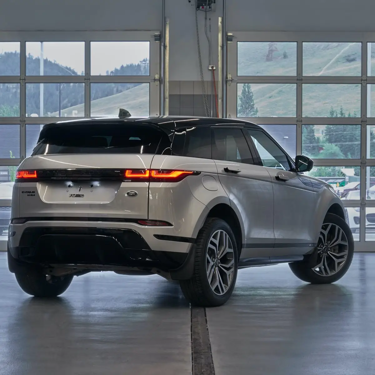 Giá Rẻ Sử Dụng Xe Hơi Sang Trọng Như Land Rovers RANGS R VELAR SPORT Và MER-CE-DES