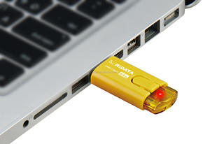 La memoria flash usb de 64gb HD18 pen es fácil de usar por los usuarios.