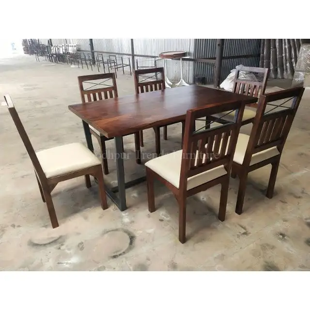 Set di tavoli da pranzo con Base in legno e Base in ferro finitura scura di ultima progettazione con tavolo e sedie