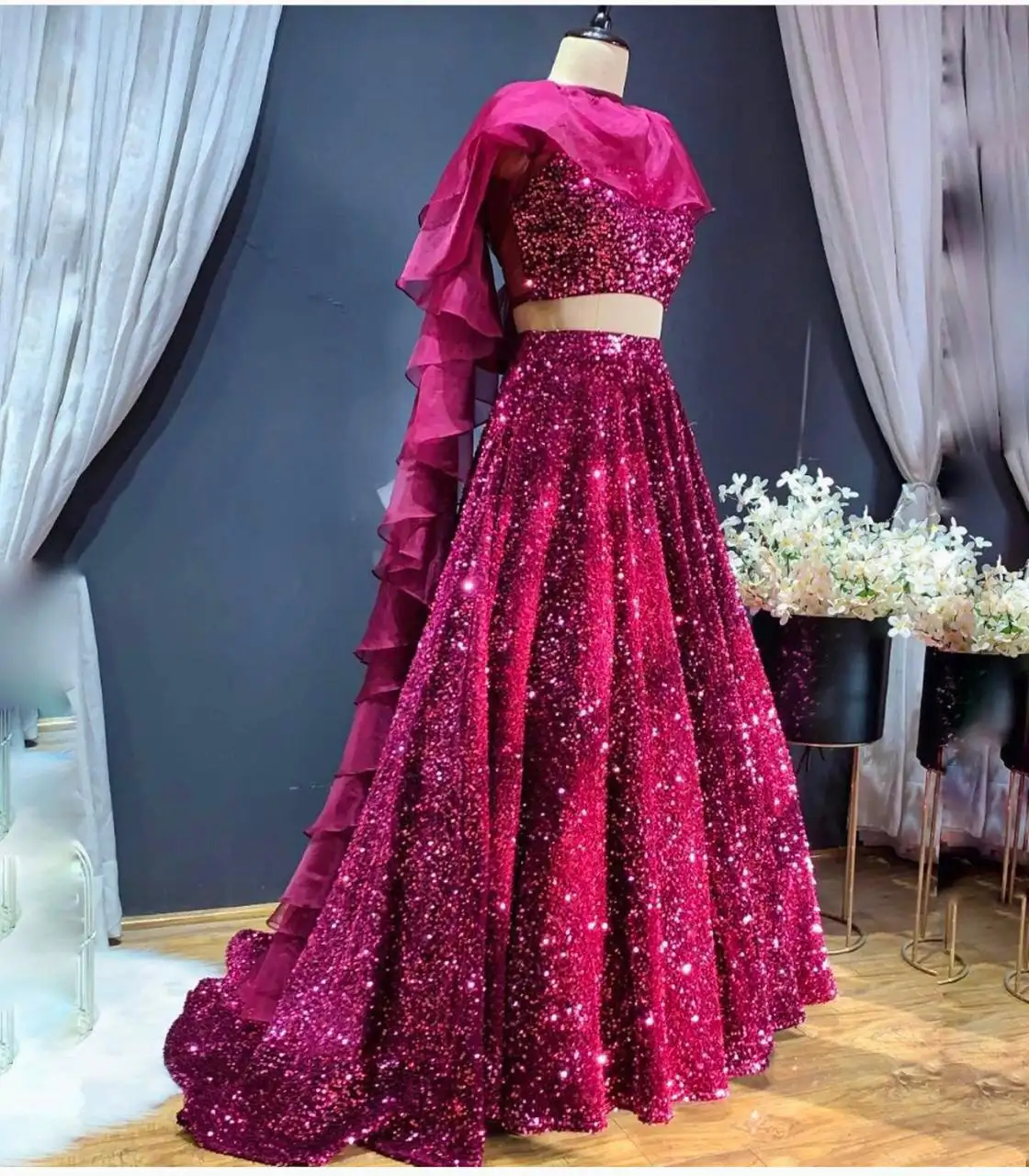 Neueste neue Designer schwere Sequenz Lehenga mit floralen Dupatta Party kleidung für Damen Indian Style Traditional Lehenga Choli