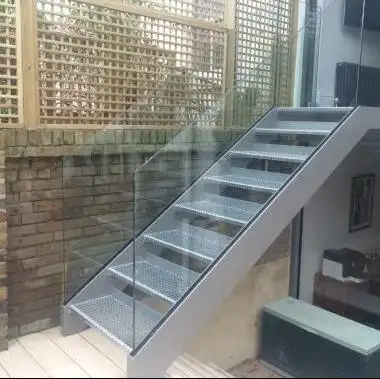 DAIYA exterior de aluminio escaleras con acero al carbono de rodadura