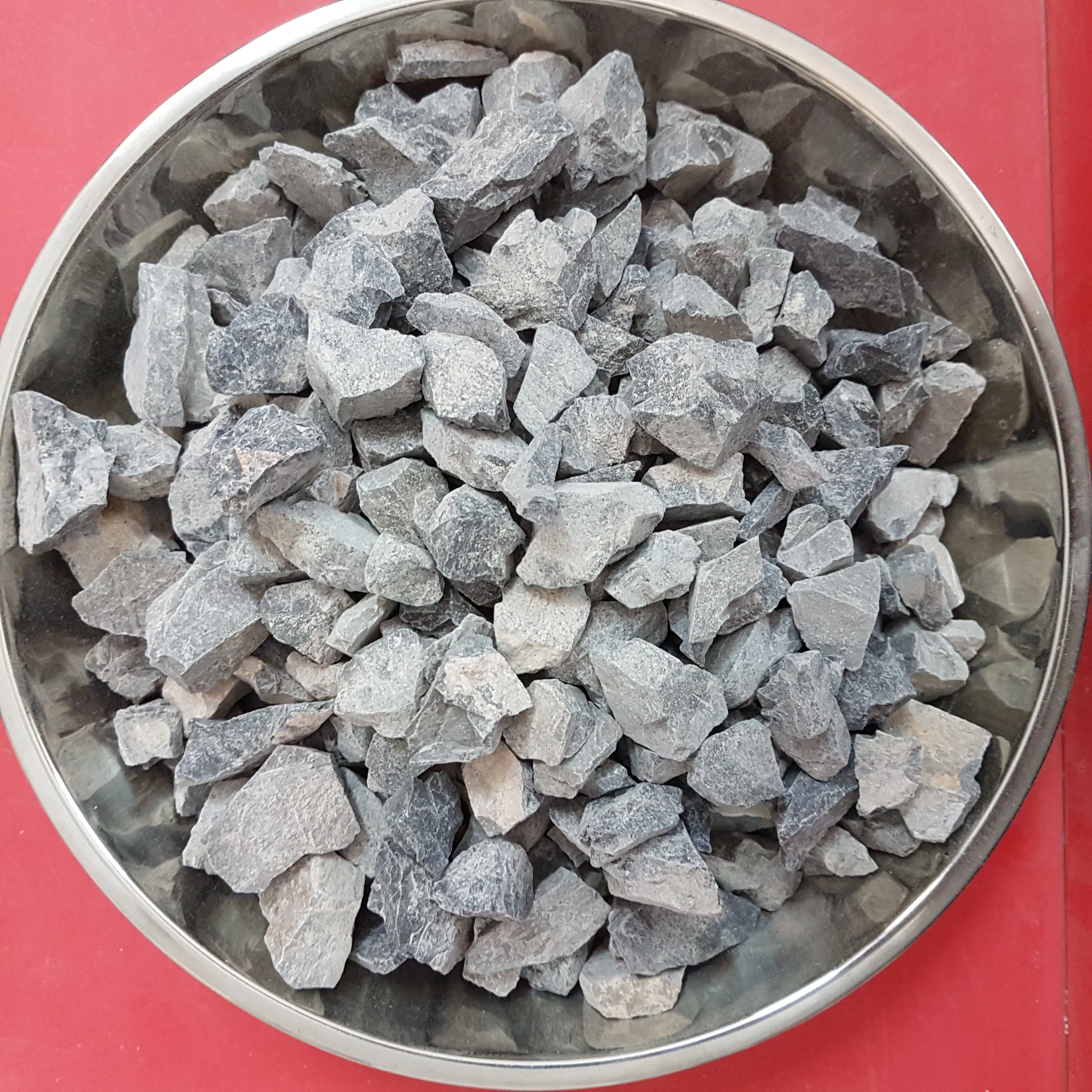 DOLOMITE non bruciata di elevata purezza per la fornitura diretta della fabbrica dell'industria agricola dell'acciaio refrattario di vetro ceramico