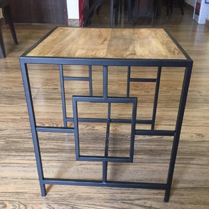 Venda quente De Ferro Barato Novo Design De Metal Quadro De Madeira Top Com Revestimento Em Pó Preto Mesa De Café Mesa Final Tabela De Aninhamento