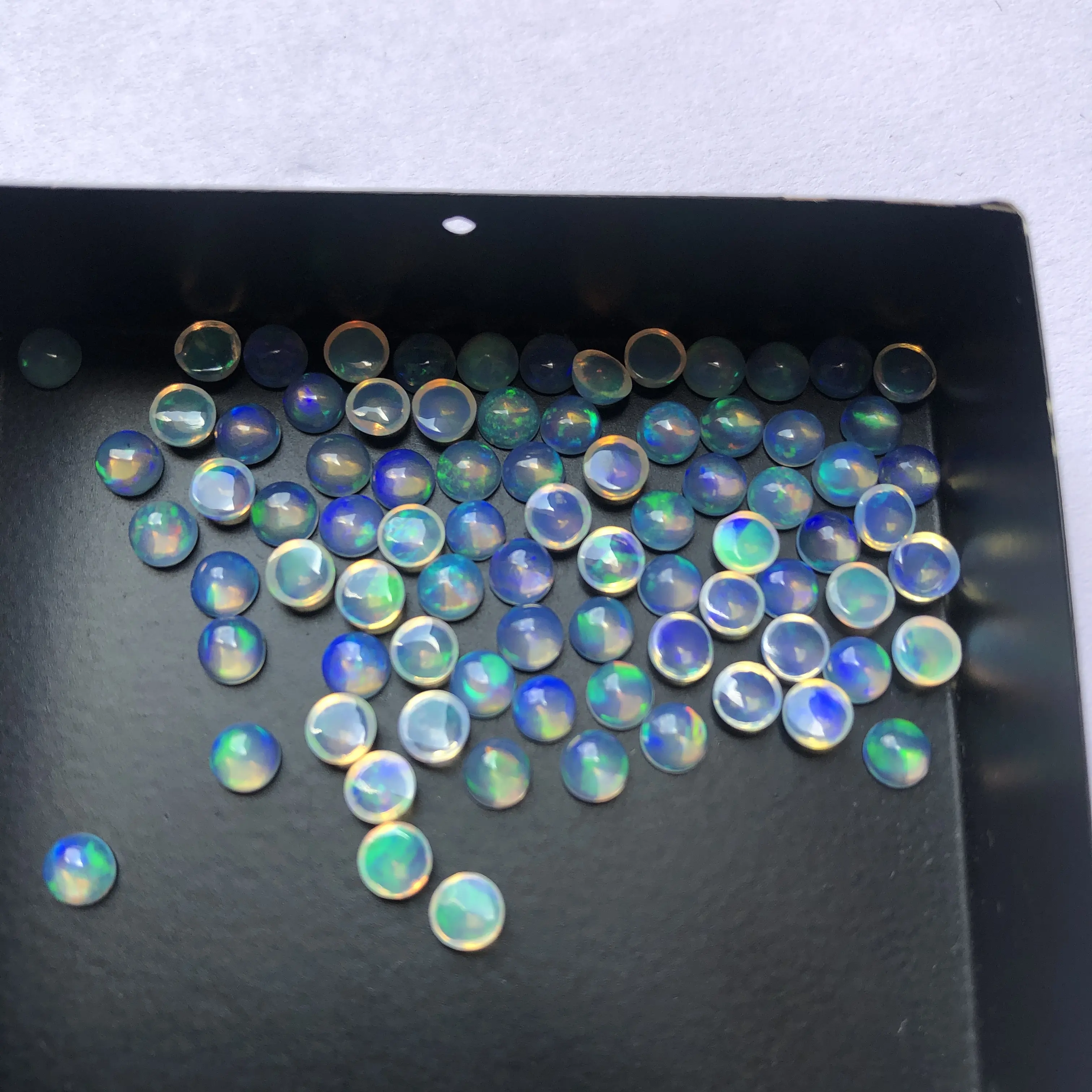 4mm doğal etiyopya Opal yuvarlak düz geri gevşek Cabochons kalibre yarı değerli taşlar takı yapımı için Online tedarikçisi