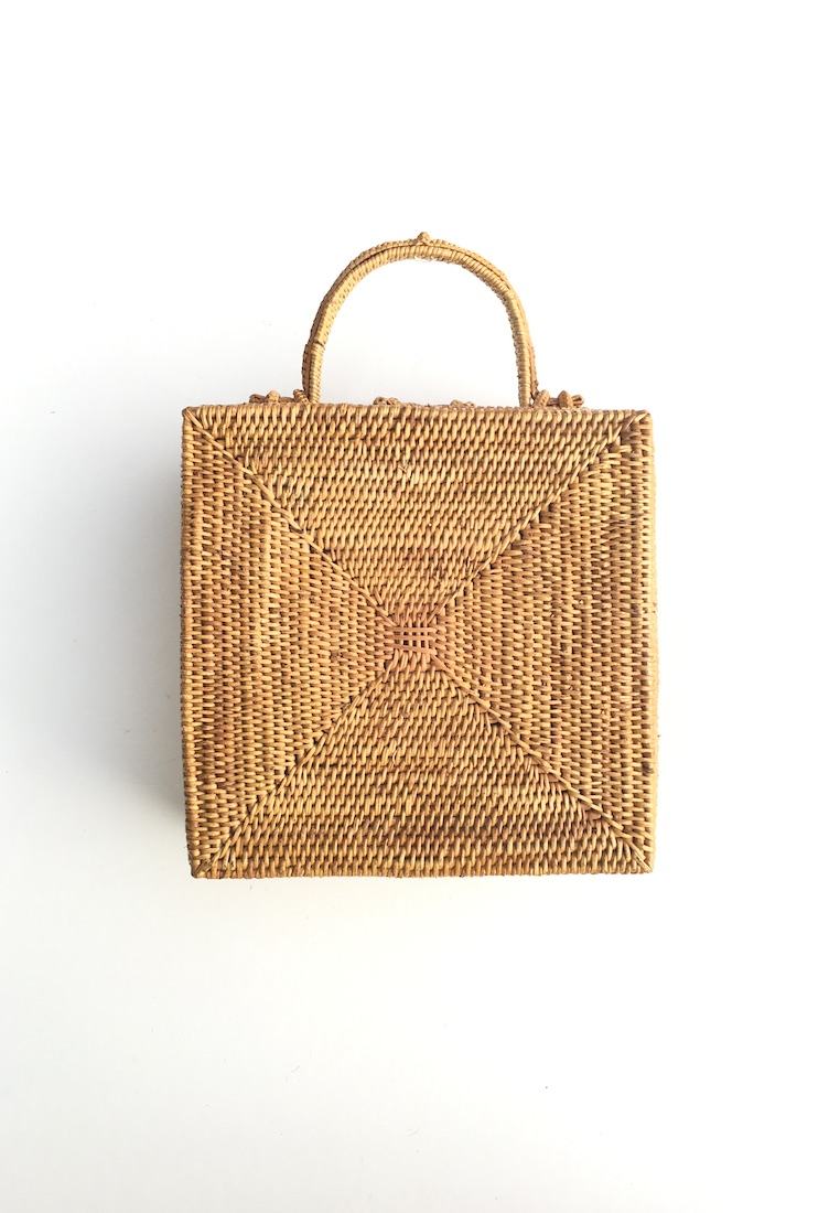 สีน้ำตาล