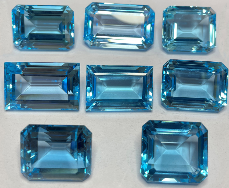 ท้องฟ้าสีฟ้าสดใส