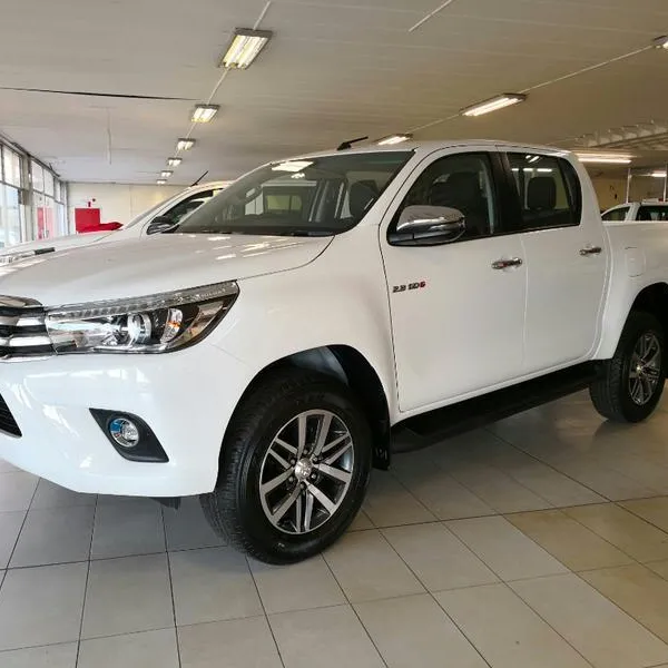 A buon mercato Usato Toyota Hilux Doppia Cabina 2.8l MT Diesel 4X4