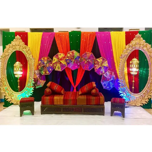 Fabuloso sangeet palco com painéis de fibra, bonito heena, ocasião de festa, decoração de palco, músculo, casamento, palco