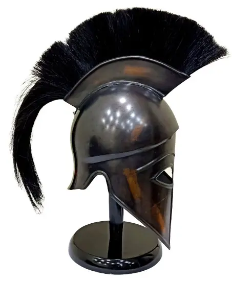 Capacete medieval de armadura, cavaleiro de replica de brilho com placa preta de metal e artesanato