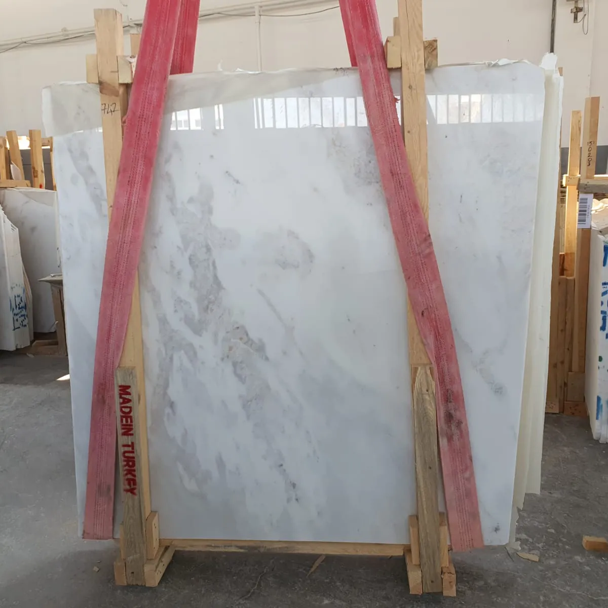 white marble slabs floor and wall tiles natural high quality Carrara white marble stone customizable size cheap price