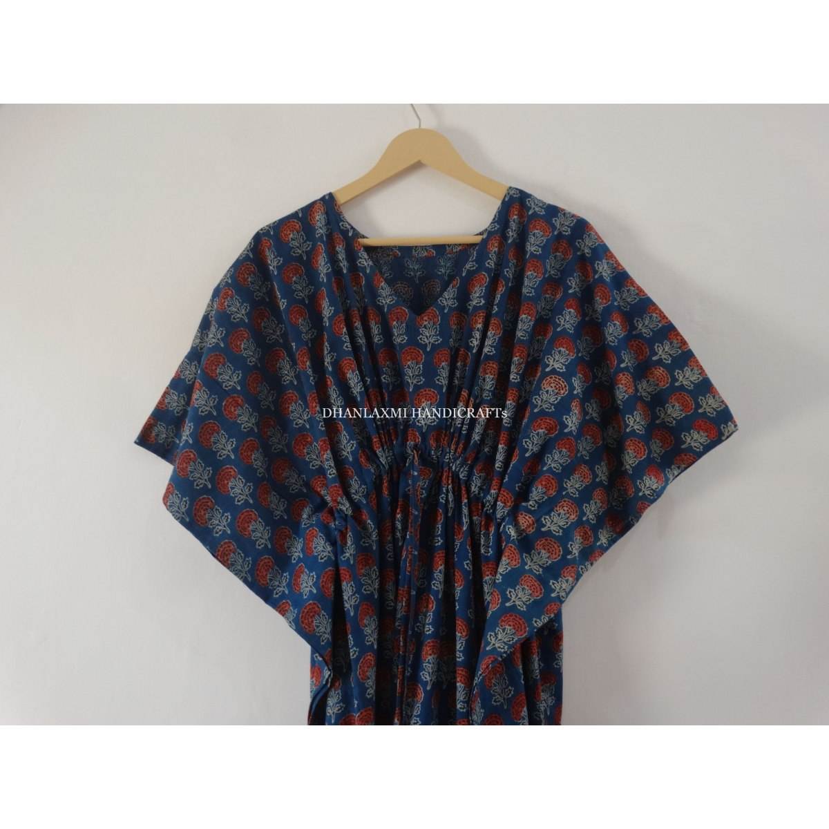 สีน้ำเงิน