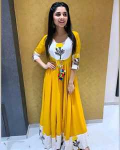 Çiçek Rayon malzeme dijital baskı iki eşleşen renk ve dori tarzı taze çiçek koleksiyonu kurti Royal ihracat