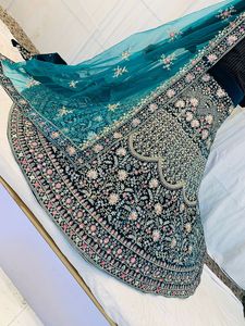 นักออกแบบชาวอินเดียล่าสุดสีแดงเจ้าสาว Lehenga Choli Unstich Design แต่งงาน Lahnga Choli ผู้หญิง Lengha ผู้ค้าส่งสุราษฎร์อินเดีย - Product Image 3