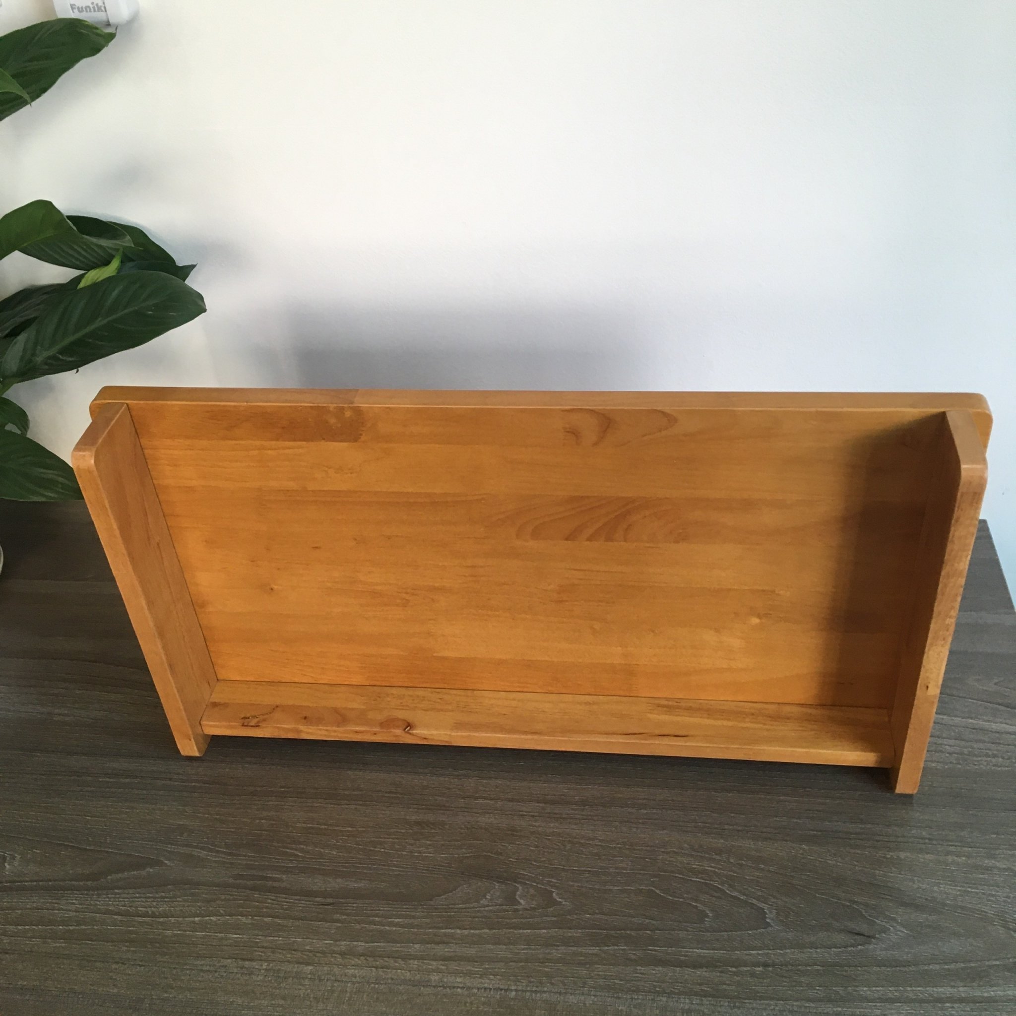 12 "x 23.5" x 3.1 ''H