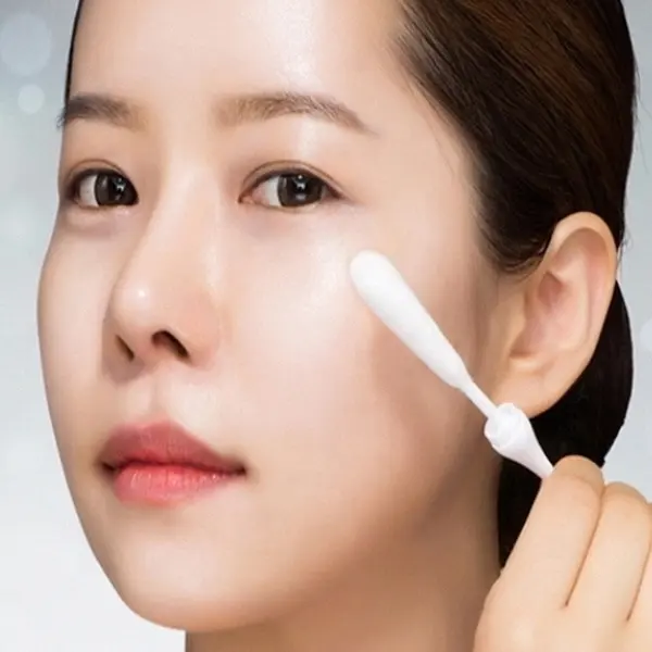 قلم تقشير الوجه مزود بعامل AHA قلم تقشير للجلد المنتفخ تحت خدمة العلامة الخاصة من كوريا