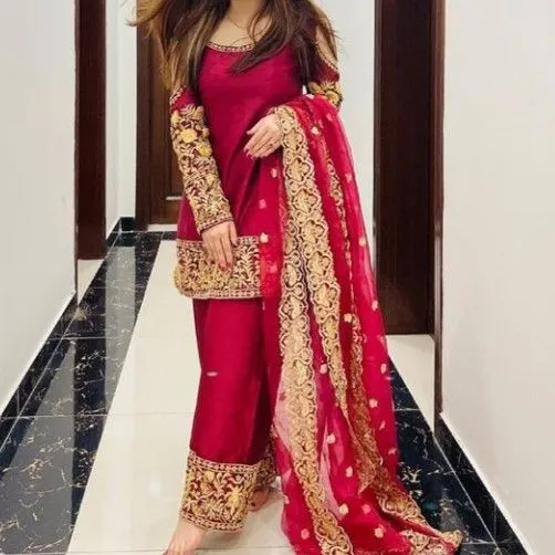 पाकिस्तानी पारंपरिक कपड़े महिलाओं के वस्त्र नवीनतम रेशम सूट डिजाइन