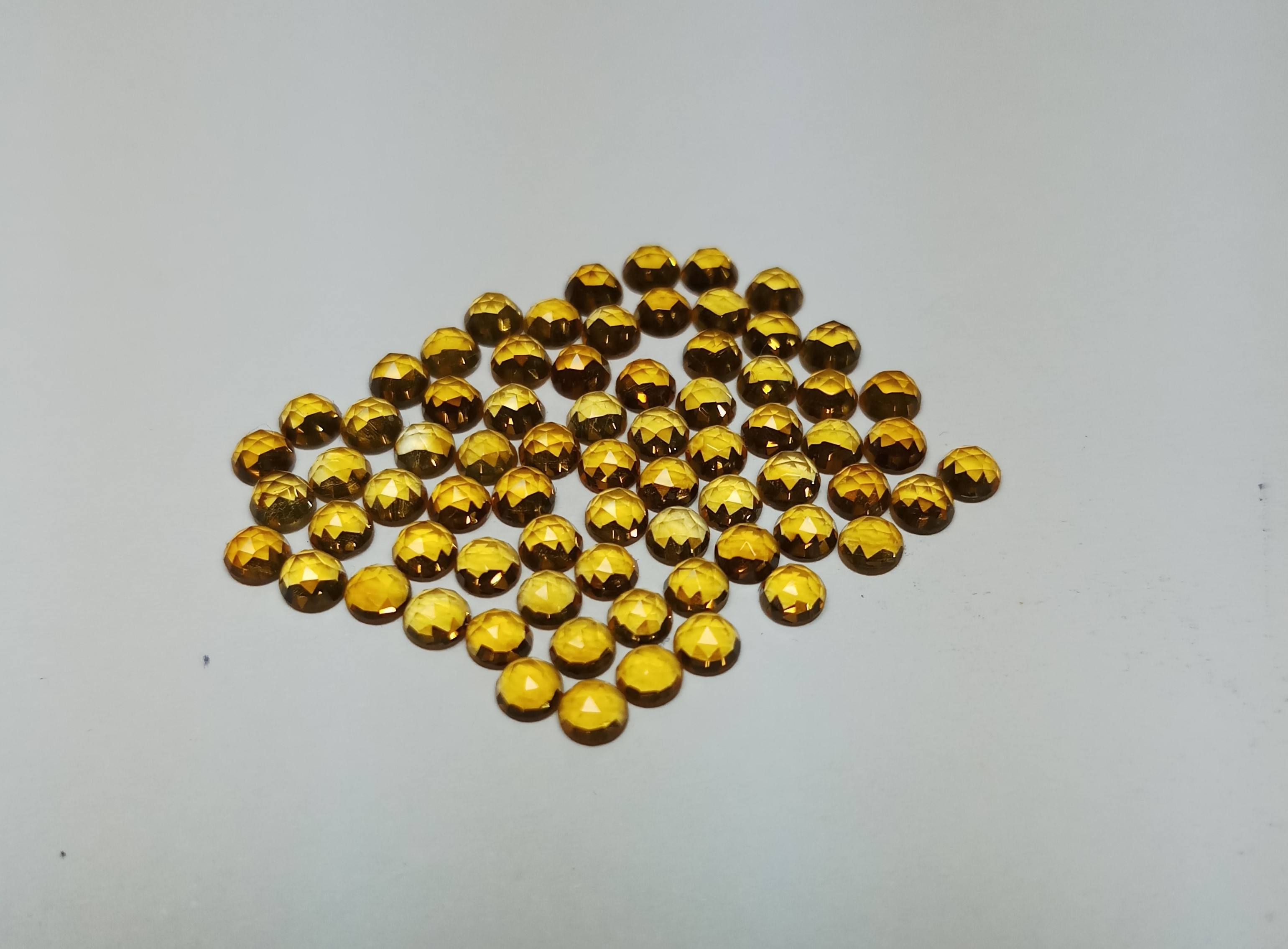 สีเหลือง