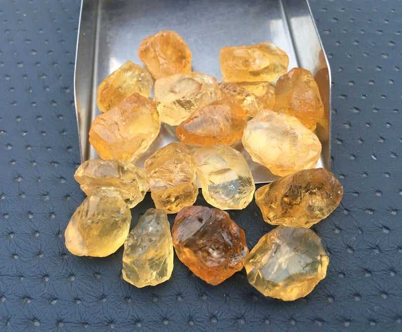 สีเหลือง