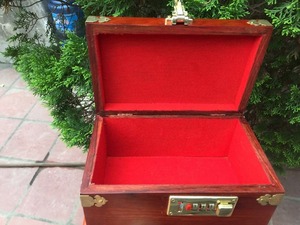Wooden Clothes <strong>Trunk</strong> with Lock for Souvenir (Ms.Sandy 84587176063 WS)