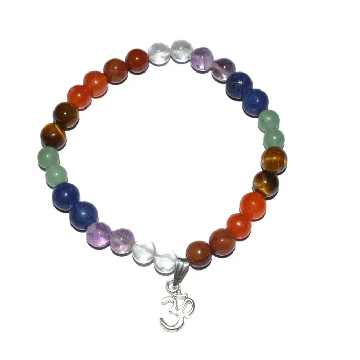 Sete pulseira chakra com amuleto om