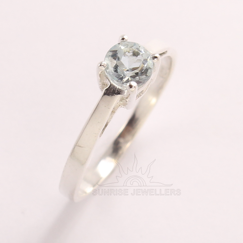 บุษราคัมสีฟ้า