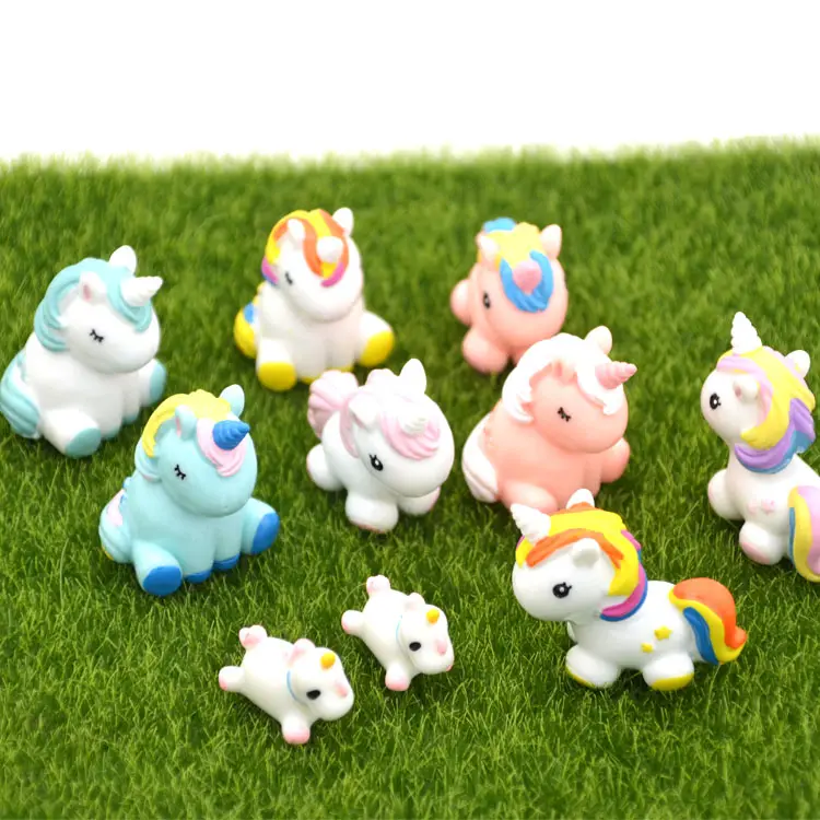 Assortiti in miniatura piccolo unicorno pupazzo di neve alberi decorazioni mini di natale figurine