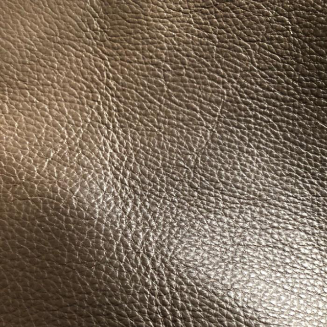 สีน้ำตาลเข้ม