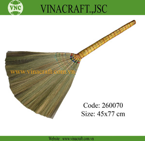 越南批发手工草扫帚和簸箕套装木扫帚棒头家用清洁用
