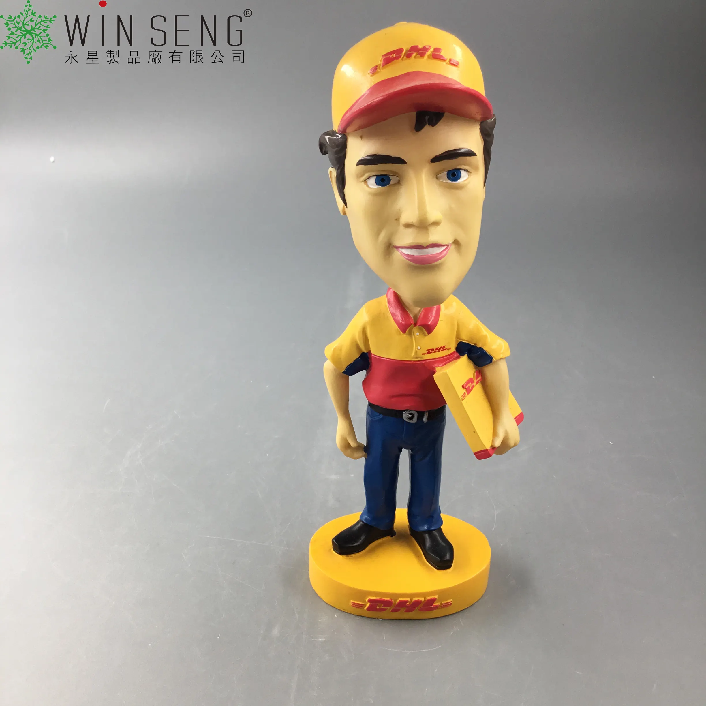 Polyresin DHL 택배 입상 장식 머리