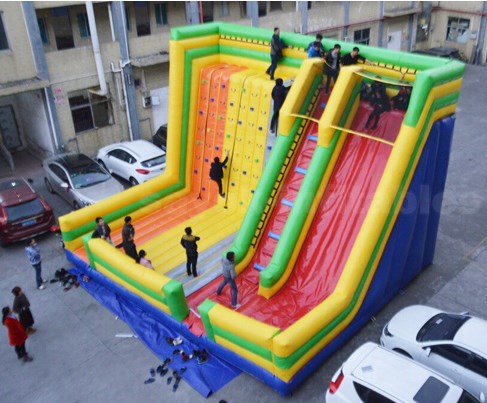 partie escalade et toboggan